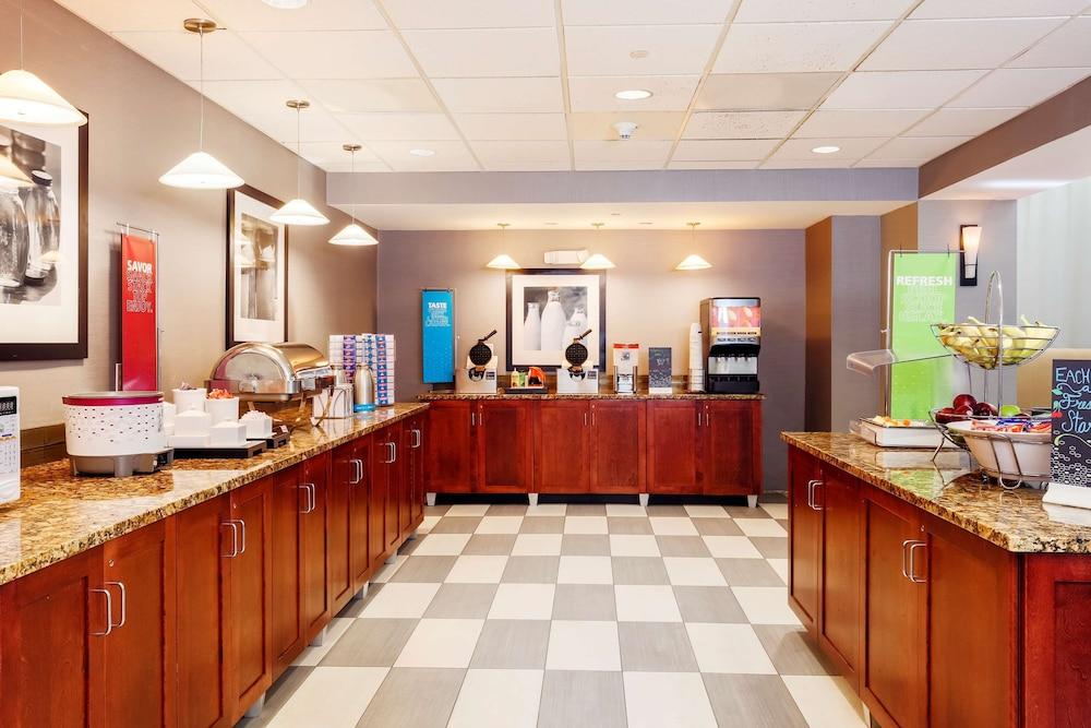 Hampton Inn & Suites Poughkeepsie Spackenkill Exterior foto