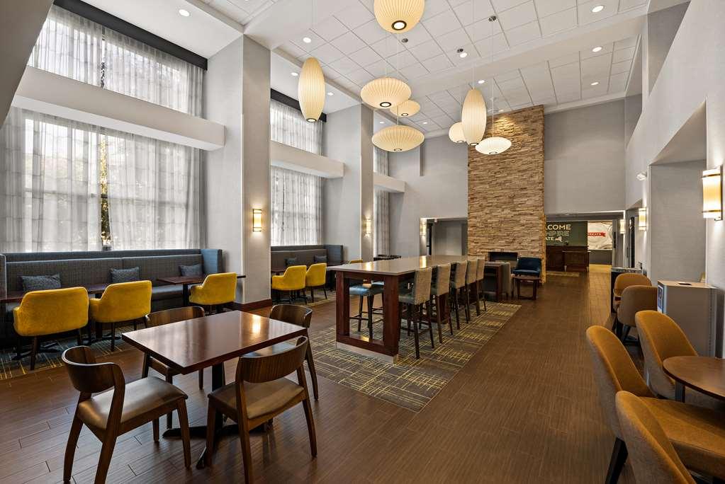 Hampton Inn & Suites Poughkeepsie Spackenkill Restaurante foto